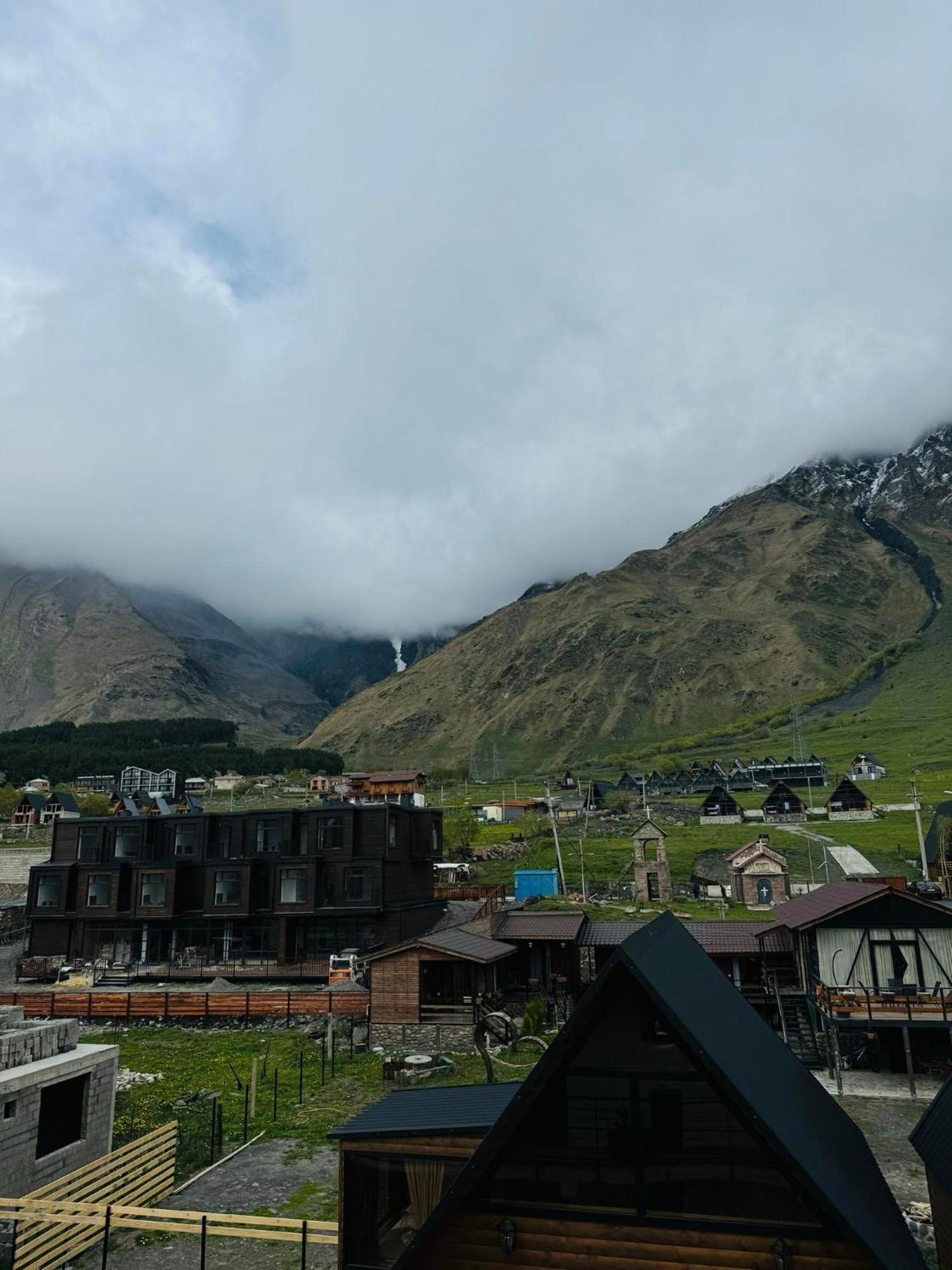 Chalet Kazbegi Hotel ภายนอก รูปภาพ